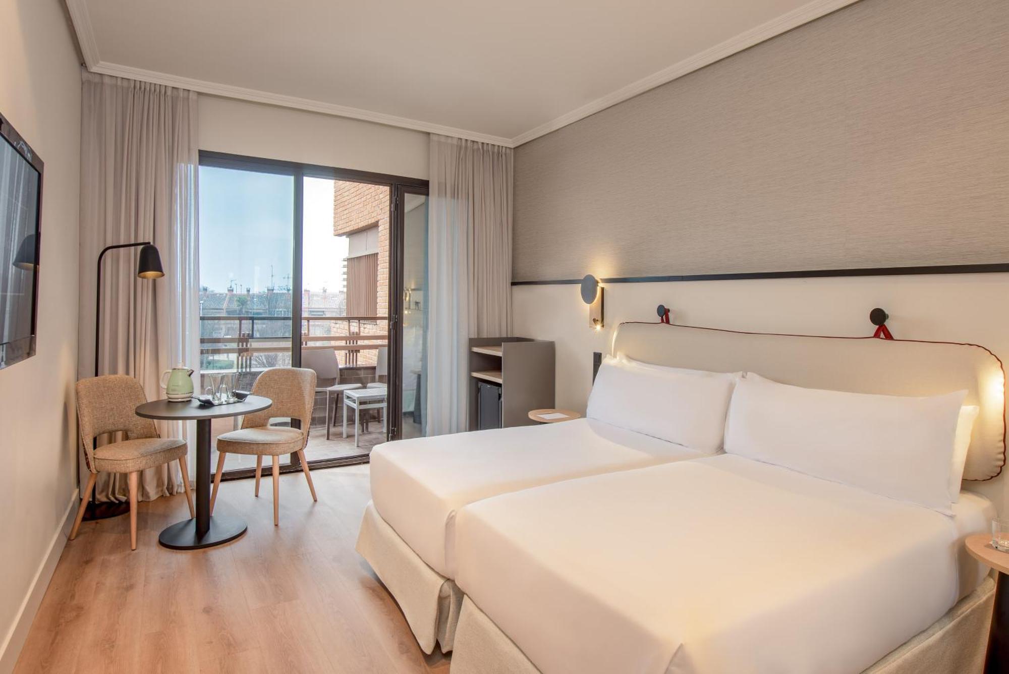 Hotel Madrid Alameda Aeropuerto, Affiliated by Meliá Esterno foto
