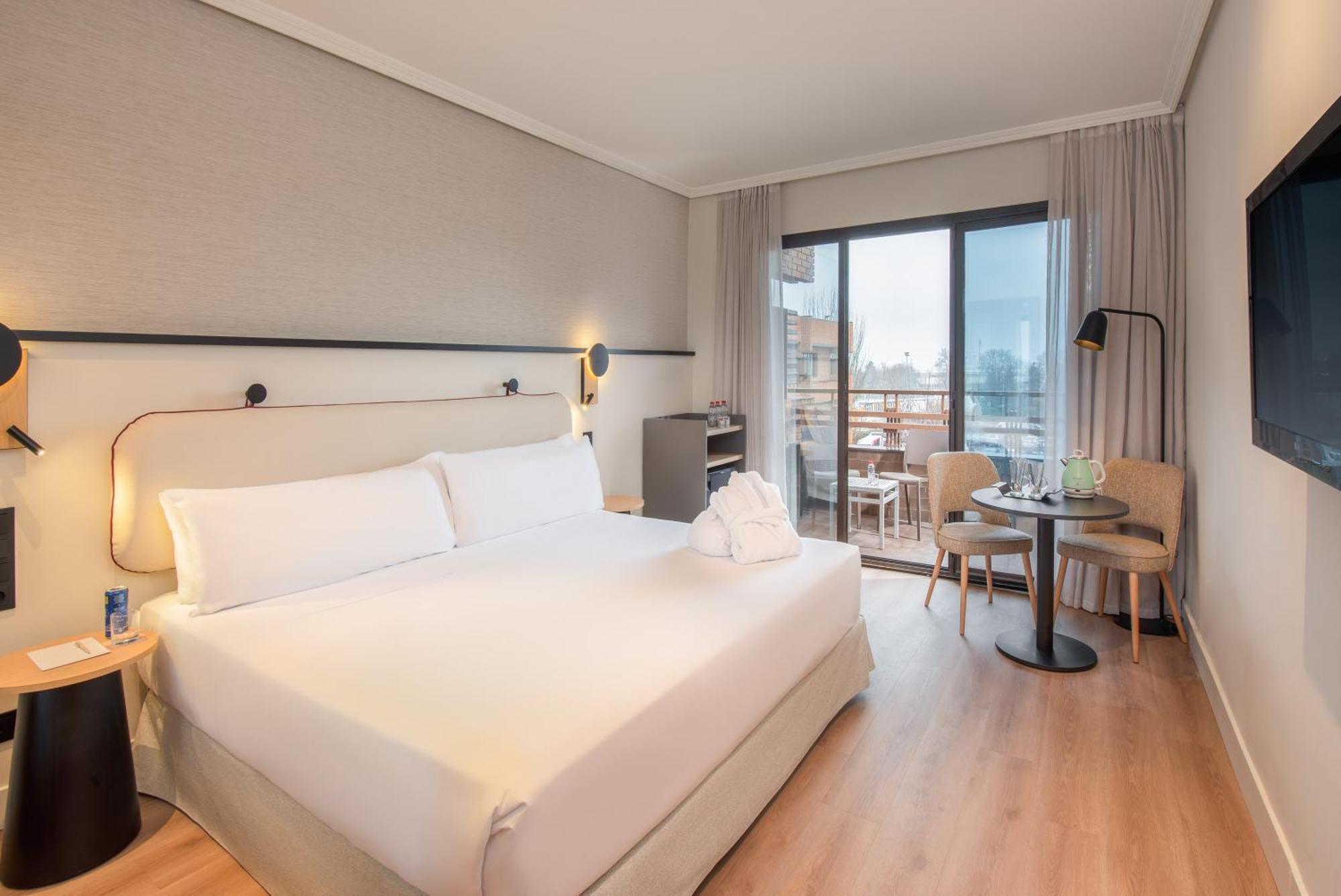 Hotel Madrid Alameda Aeropuerto, Affiliated by Meliá Esterno foto
