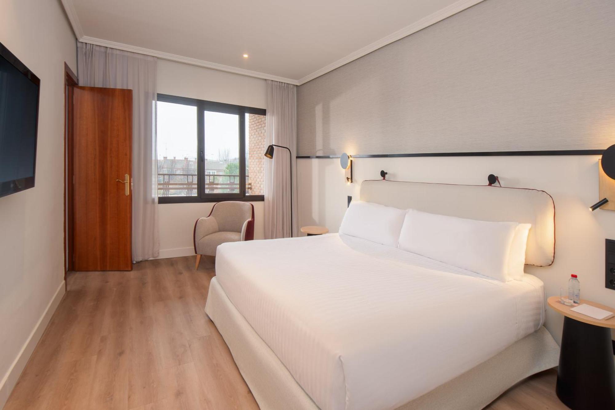 Hotel Madrid Alameda Aeropuerto, Affiliated by Meliá Esterno foto