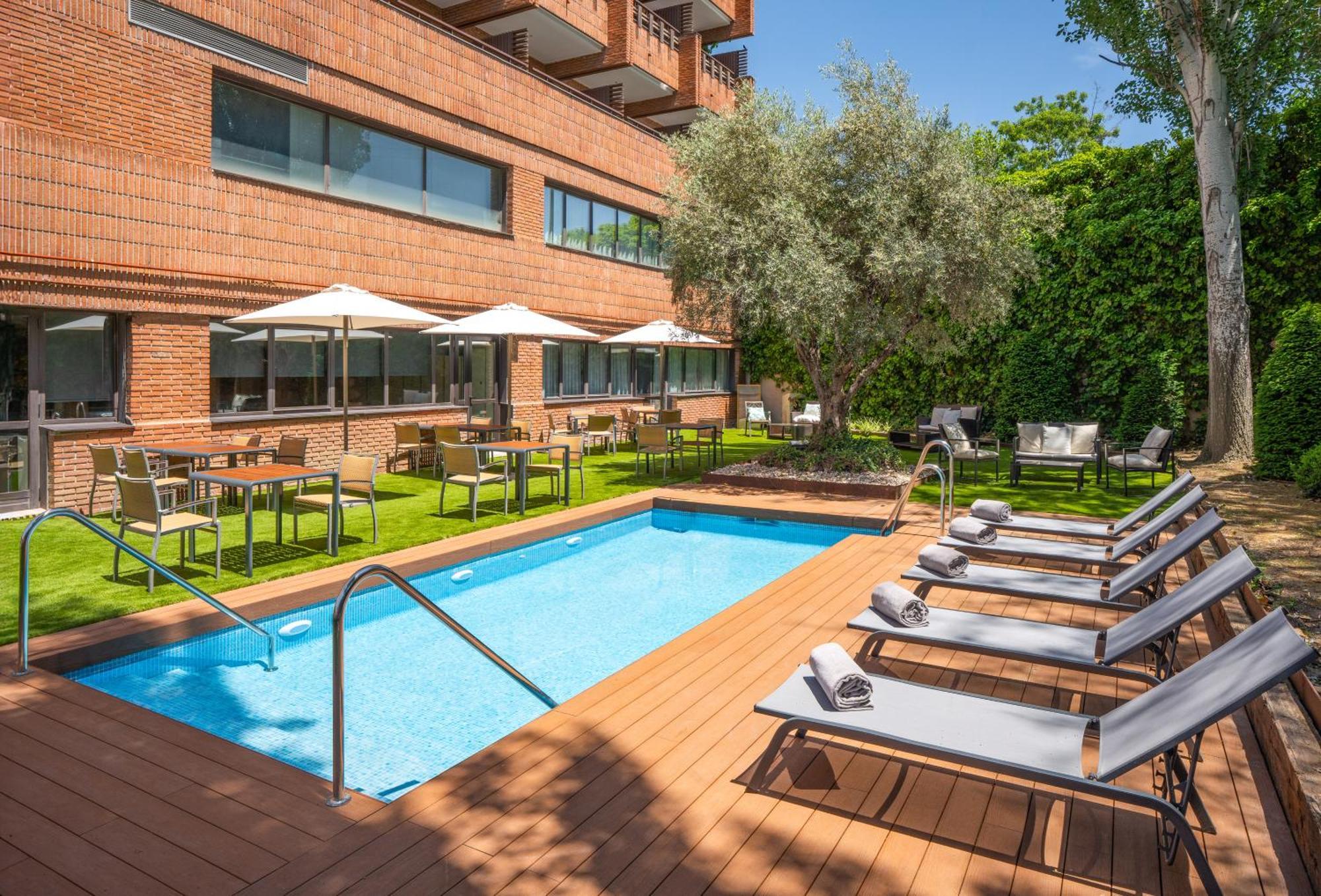 Hotel Madrid Alameda Aeropuerto, Affiliated by Meliá Esterno foto
