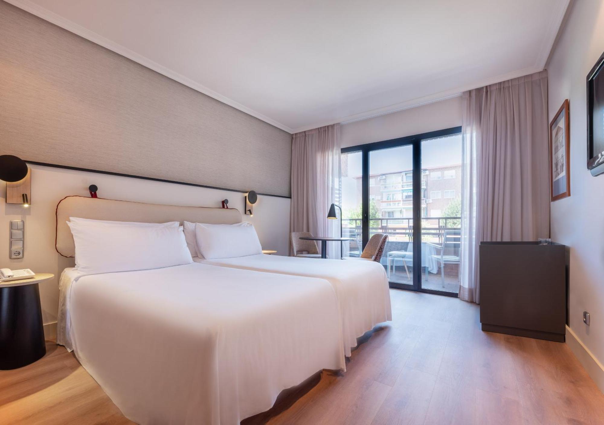 Hotel Madrid Alameda Aeropuerto, Affiliated by Meliá Esterno foto
